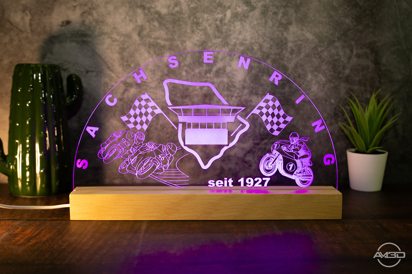 Sachsenring LED-Schwibbogen aus Acryl – personalisierbar & leuchtend