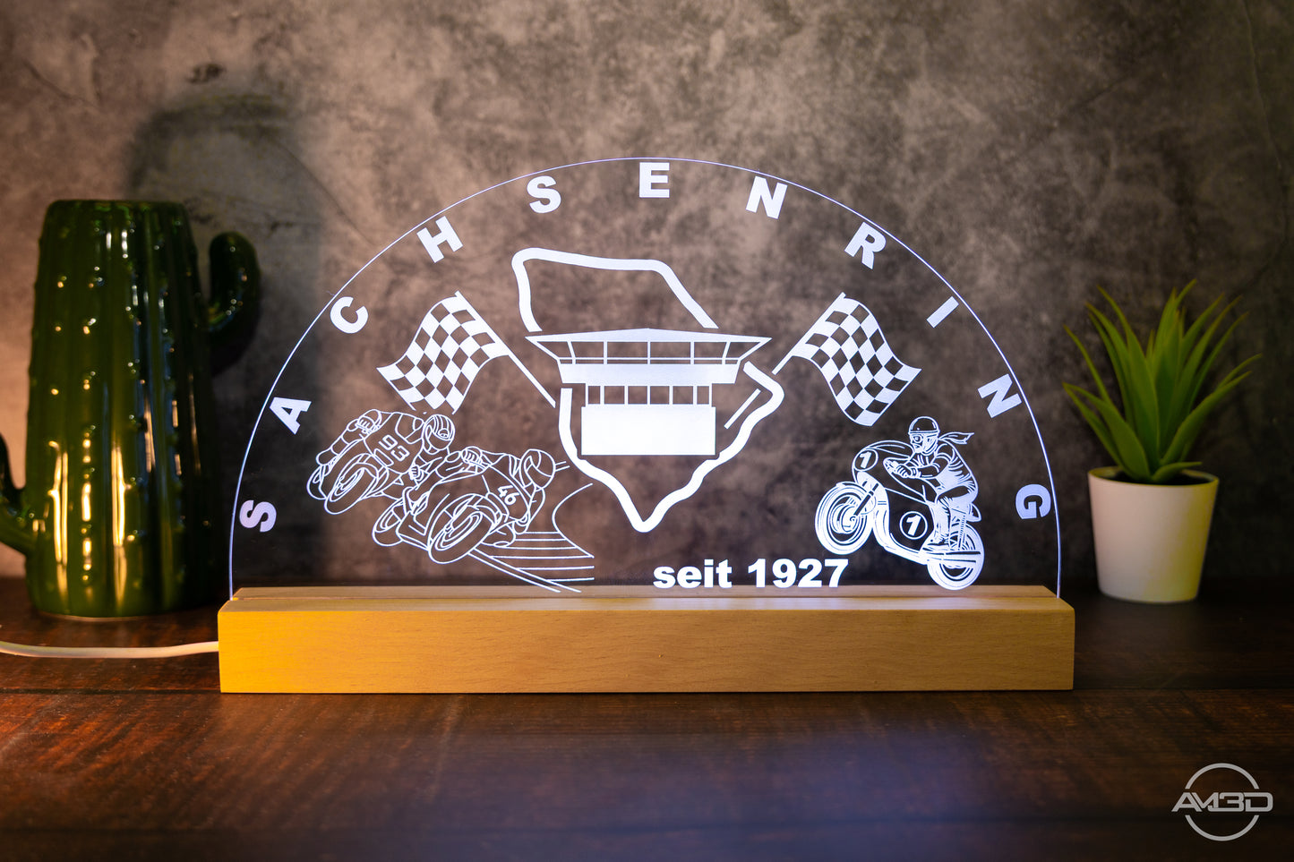 Sachsenring LED-Schwibbogen aus Acryl – personalisierbar & leuchtend