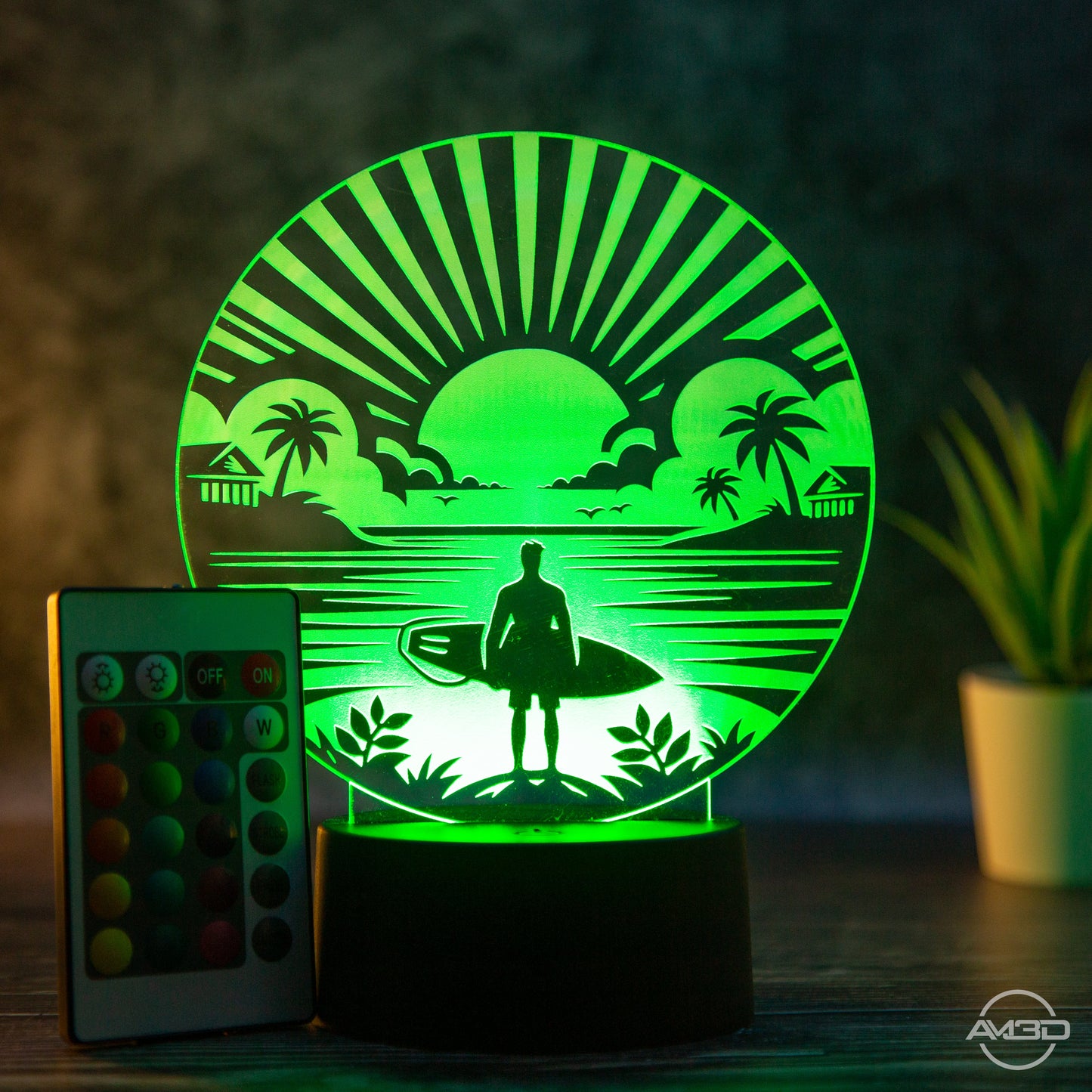 LED Tischlampe aus Acryl mit Surfer am Strand – Das perfekte Geschenk für Surfer! - AM3D Shopmit Kunststoffsockel
