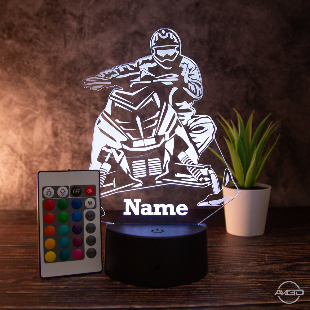 LED Tischlampe aus Acryl - Schneemobild - Das perfekte Geschenk für Schneemobilfahrer! - AM3D Shopmit Kunststoffsockel