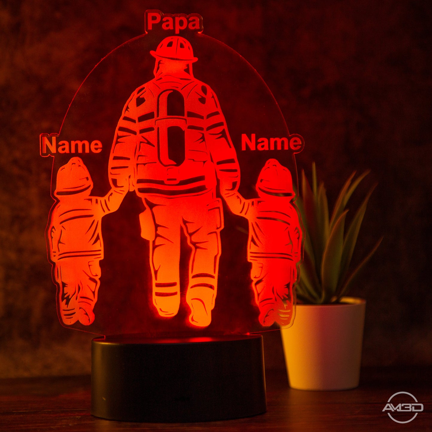 Personalisierte Tischlampe Feuerwehrmann Ideales Geschenk für Feuerwehrmänner oder als Kindernachtlicht - AM3D Shopmit Kunststoffsockel