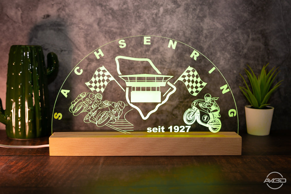 Sachsenring LED - Schwibbogen aus Acryl – personalisierbar & leuchtend - AM3D Shopmit Holzsockel 30cm