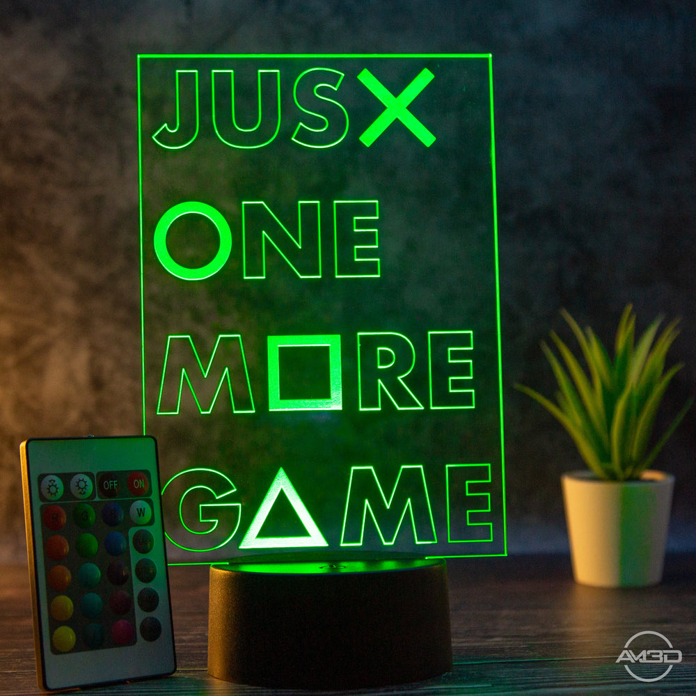 Tischlampe Gaming für Kinderzimmer - Just One More Game - LED Nachtlicht aus Acryl - AM3D Shopmit Kunststoffsockel