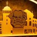 Holz - Schwibbogen Karl Marx – Erzgebirge Tradition, batteriebetrieben (45 cm) - AM3D ShopSchwibbogen