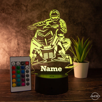 LED Tischlampe aus Acryl - Schneemobild - Das perfekte Geschenk für Schneemobilfahrer! - AM3D Shopmit Kunststoffsockel