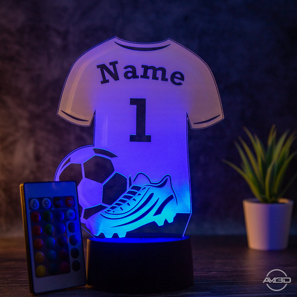Personalisierbare LED Tischlampe aus Acryl mit Fußballtrikot – Das perfekte Geschenk für Fußballfans! - AM3D Shopmit Kunststoffsockel