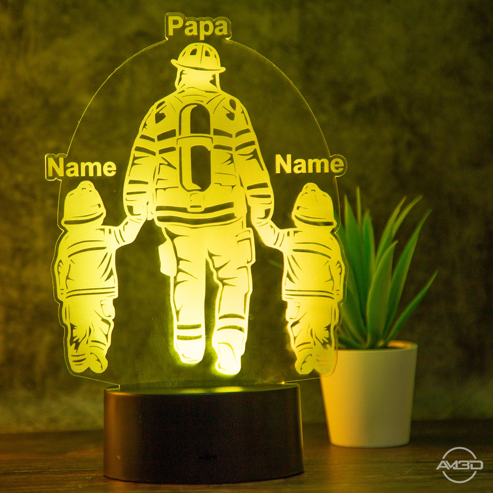 Personalisierte Tischlampe Feuerwehrmann Ideales Geschenk für Feuerwehrmänner oder als Kindernachtlicht - AM3D Shopmit Kunststoffsockel