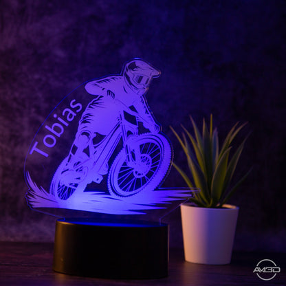 personalisierte Tischlampe Mountainbiker Downhill Nachtlicht fürs Kinderzimmer / Tischlampe LED Acryl - AM3D Shopmit Kunststoffsockel