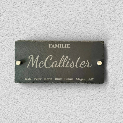 Personalisiertes Schiefer - Hausschild mit Gravur – Familienname – 25×12 cm – Edelstahl - Abstandhalter (20 mm) - AM3D Shop