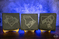 Sachsenring Untersetzer aus Schiefer 10x10 cm – Lasergraviert mit rutschfesten Füßen – Geschenk für Motorsport - und Motorradfans - AM3D Shop