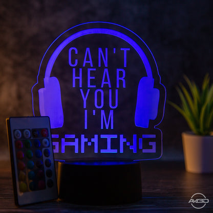 Tischlampe Gaming für Kinderzimmer - I can’t hear you - LED Nachtlicht aus Acryl - AM3D Shopmit Kunststoffsockel